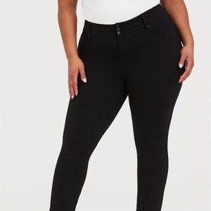 Torrid Studio Ponte Stretch Skinny Black Pants Size 24R Pockets One Button